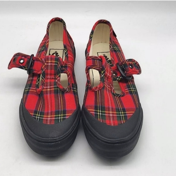 Vans Womens Red Tartan Plaid Mary Jane Buckle Sneakers Rubber Sole Sz 8 - Picture 1 of 5